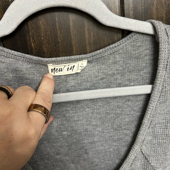 Gray Sleeveless Romper - Picture 5 of 8